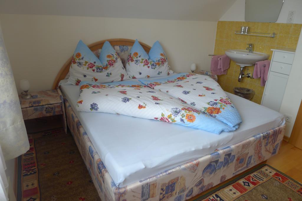 Ferienwohnung Kusternik Velden am Woerthersee Phòng bức ảnh