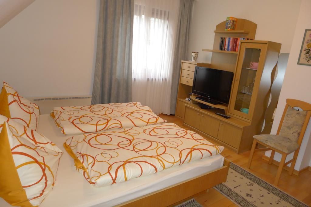 Ferienwohnung Kusternik Velden am Woerthersee Phòng bức ảnh